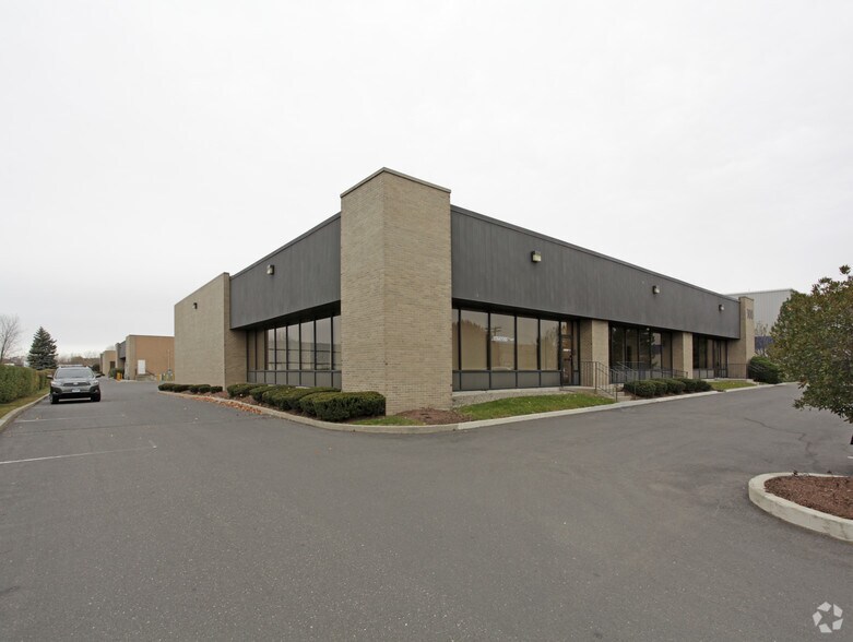 More Photos Of 300 Long Beach Blvd, Stratford Light Distribution For Lease