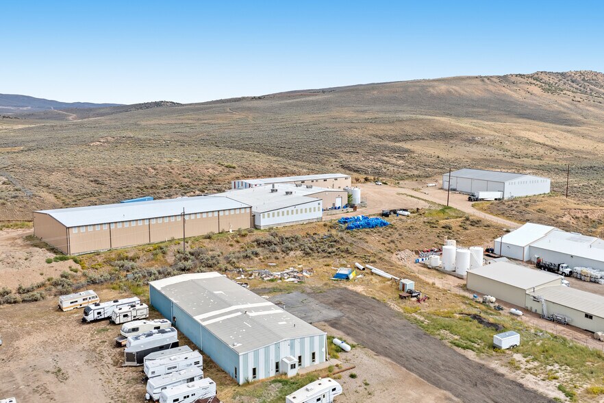 More Photos Of 97 S Red Willow Rd, Evanston Manufacturing For Lease