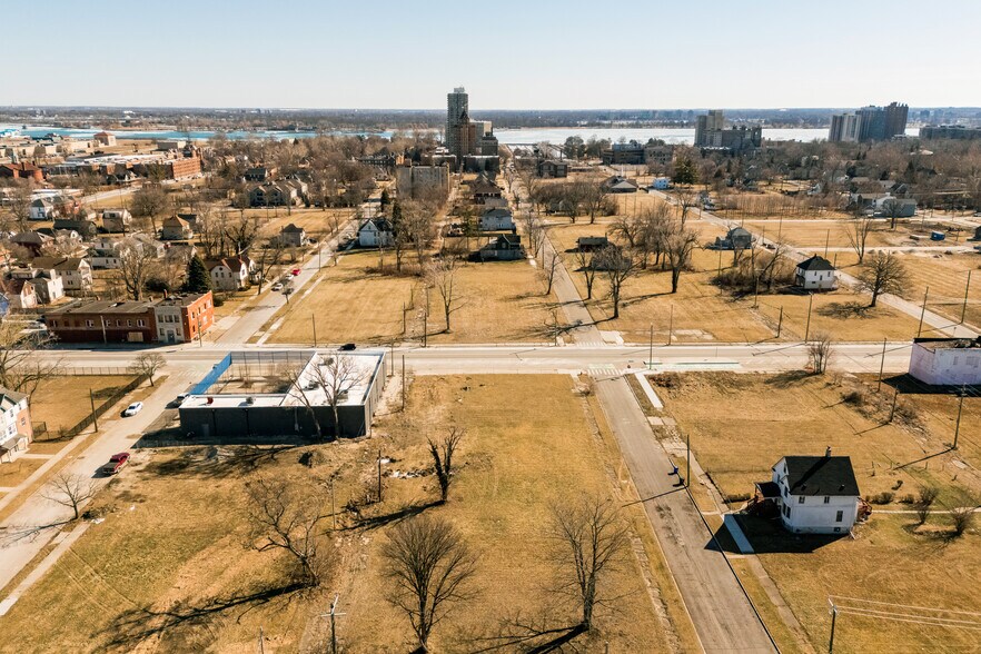 More Photos Of 8911 Kercheval ave, Detroit Land For Sale