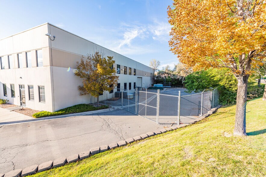 More Photos Of 662 W Commerce Park Dr, Midvale Warehouse For Sale