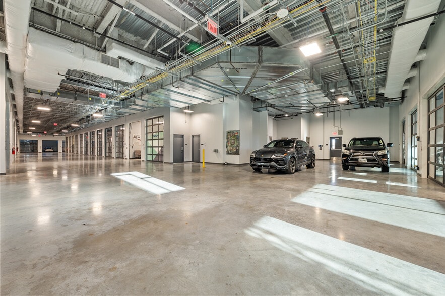 More Photos Of 4229 N FM 620 Hwy, Austin Showroom For Sale