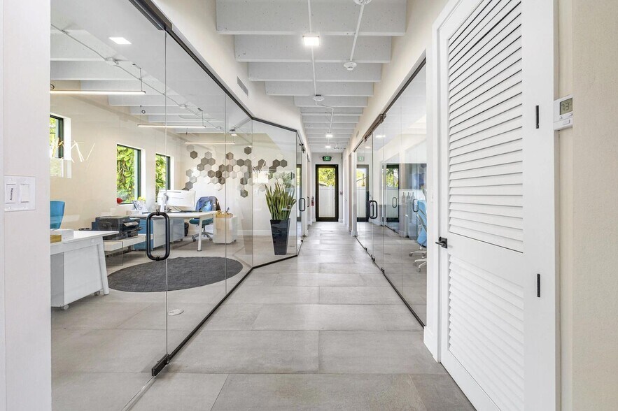 More Photos Of 3351 N Federal Hwy, Delray Beach Office For Lease
