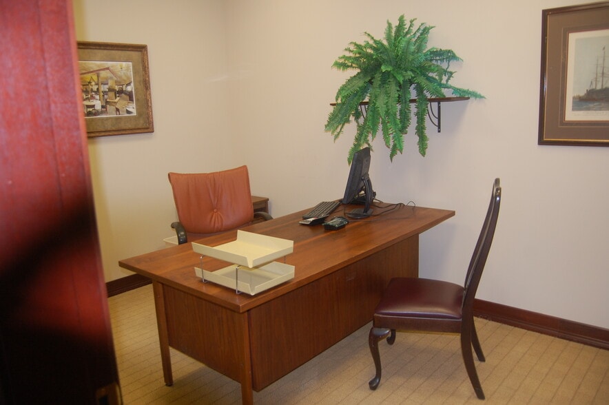More Photos Of 2465 W Ridge Rd, Rochester Office For Lease