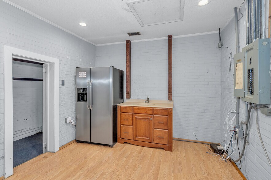 More Photos Of 1918 Central Ave, Augusta Office For Lease