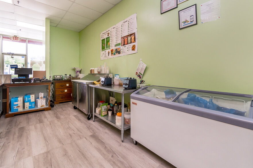 More Photos Of 3411 Lincoln Hwy, Thorndale Storefront For Sale