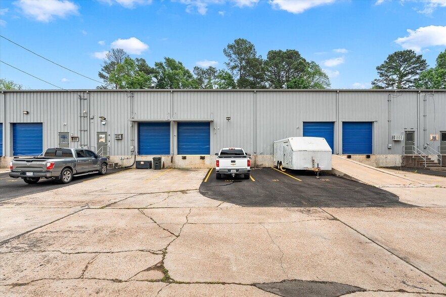 More Photos Of 5905 Financial Plz, Shreveport Warehouse For Lease