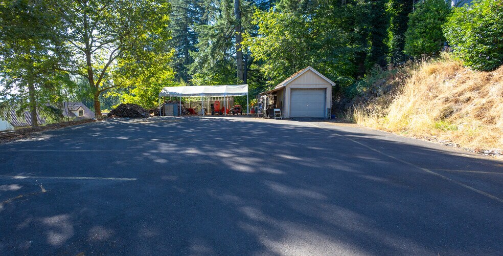 More Photos Of 20255 Willamette Dr, West Linn Specialty For Sale