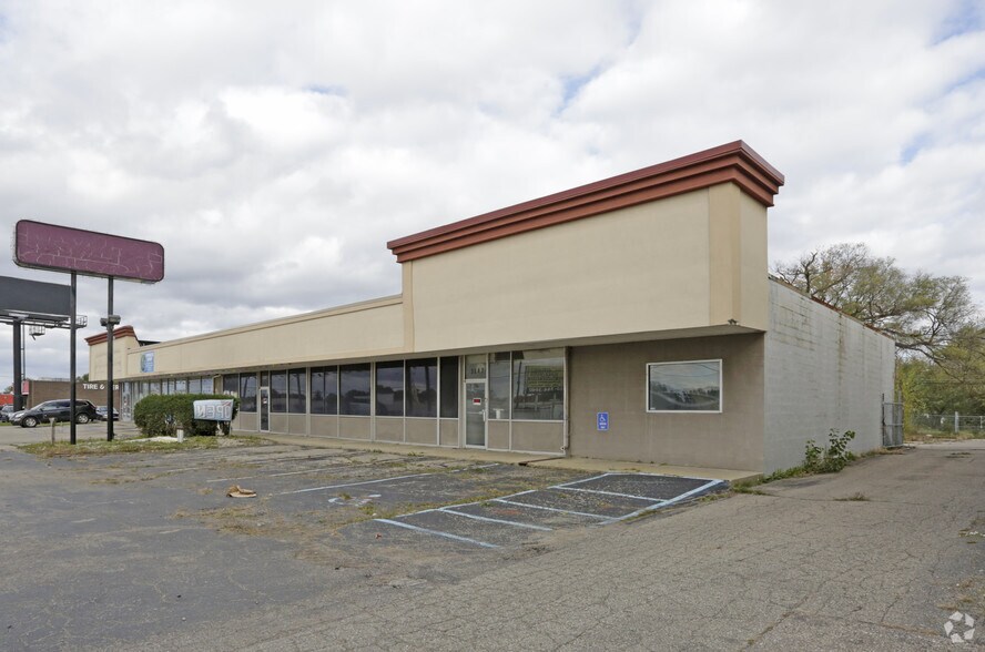 More Photos Of 3147 S Dort Hwy, Burton Freestanding For Lease