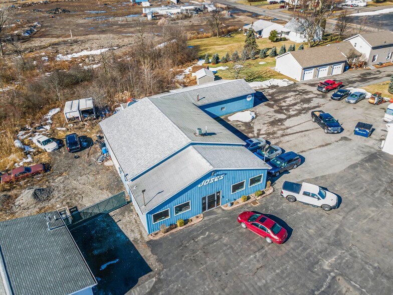 More Photos Of 5621 Lockport Rd, Niagara Falls Auto Repair For Lease