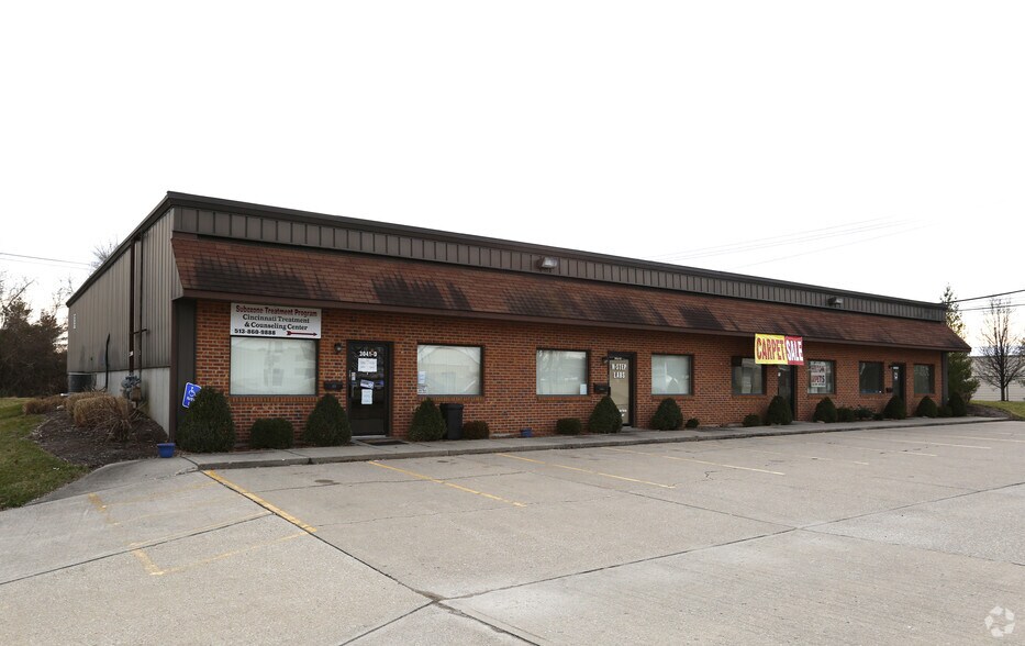 More Photos Of 3041 Symmes Rd, Hamilton Warehouse For Lease