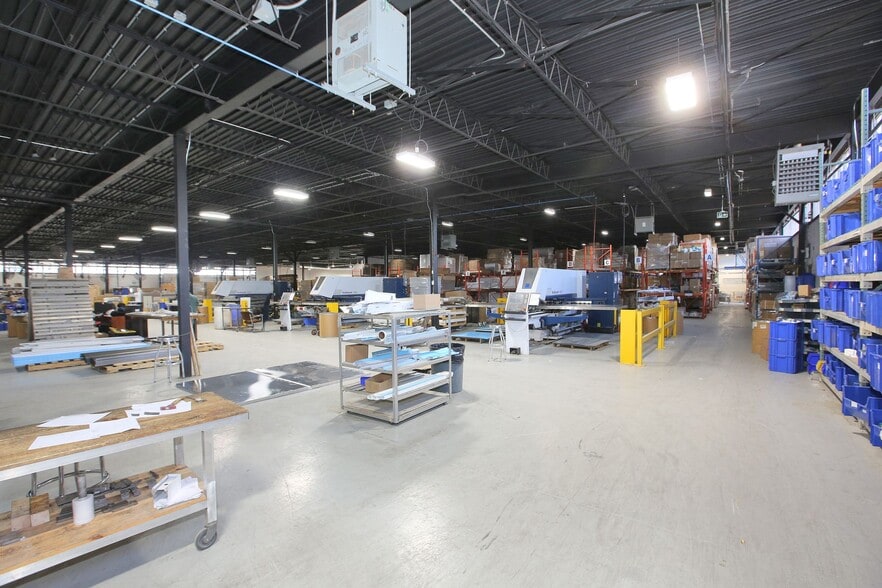 More Photos Of 94 Brockport Dr, Toronto Service For Lease