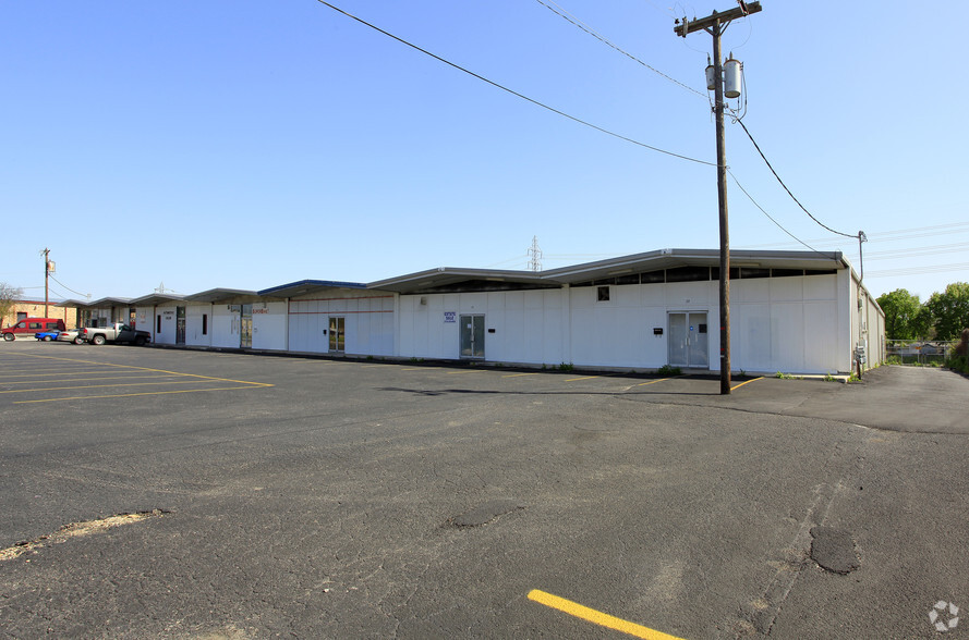 Primary Photo Of 10-22 Burwood Ln, San Antonio Warehouse For Lease