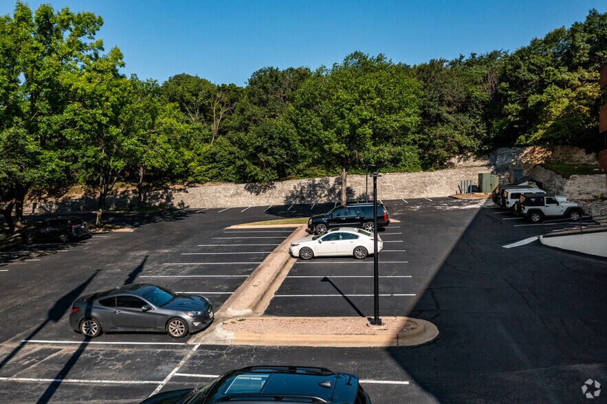More Photos Of 8834 N Capital of Texas Hwy, Austin Office For Lease