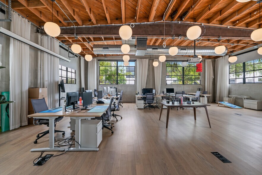 More Photos Of 4095-4115 Redwood Ave, Marina Del Rey Loft Creative Space For Lease