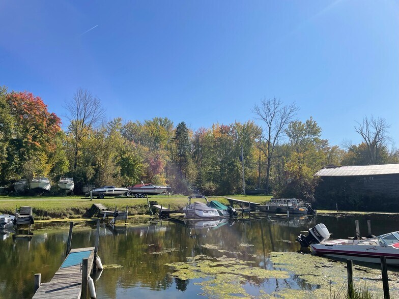 More Photos Of 9503 Hitchcock Point, Bridgeport Marina For Sale