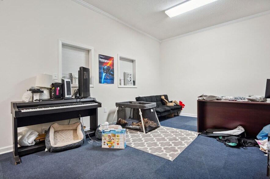 More Photos Of 1212-1216 Gum Branch Rd, Jacksonville General Retail For Sale