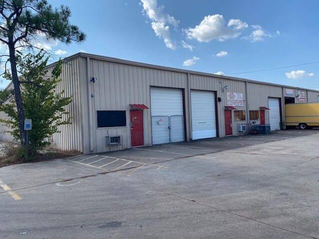 More Photos Of 9700 Almeda Genoa Rd, Houston Flex For Lease