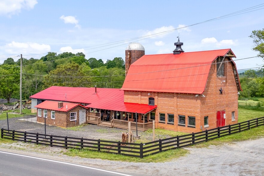 Primary Photo Of 4241 Lee Hwy, Pulaski Lodge Meeting Hall For Sale