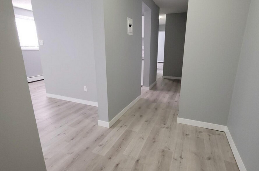 More Photos Of 13104 Fort Rd NW, Edmonton Apartments For Sale