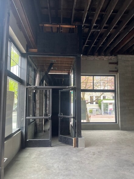 More Photos Of 1120 NW 21st Ave, Portland Storefront Retail Office For Lease