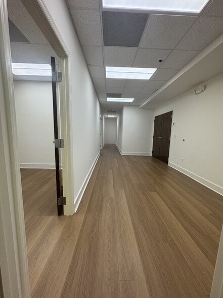 More Photos Of 10 Plantation Park Dr, Bluffton Office For Lease