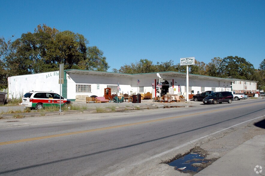 Primary Photo Of 2821 Laura Koppe, Houston Freestanding For Sale