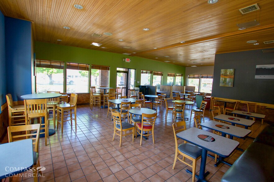 More Photos Of 62080 NE 27th St, Bend Restaurant For Sale