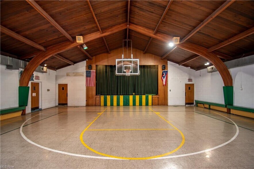 More Photos Of 335 W 5th St, East Liverpool Religious Facility For Sale