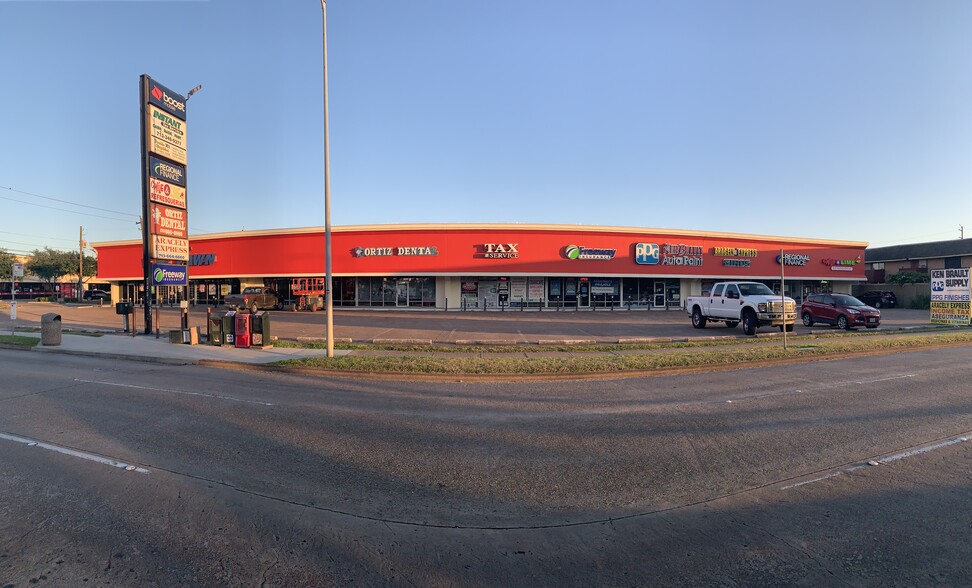 Primary Photo Of 6003 Bellaire Blvd, Houston Storefront For Lease