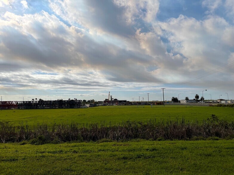 More Photos Of 500 Orange Avenue Cir, Belle Glade Land For Lease