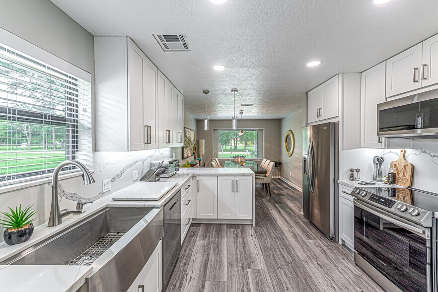 More Photos Of 25142 Roesner Ln, Katy Office Residential For Lease