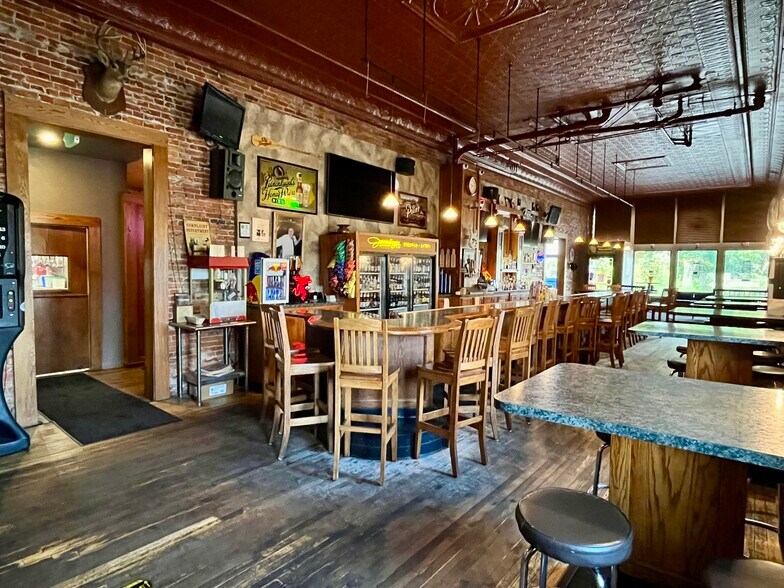 More Photos Of 180 1st St N, Wisconsin Rapids Storefront Retail Residential For Sale