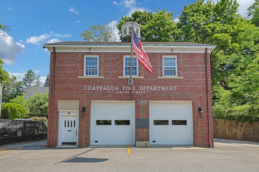 Primary Photo Of 11 Senter St, Chappaqua Flex For Sale