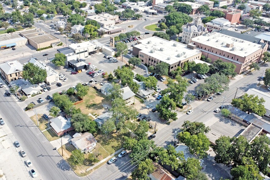 More Photos Of 268 E Mill St, New Braunfels Medical For Lease
