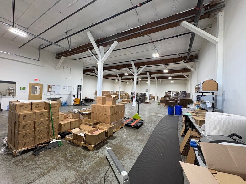 More Photos Of 3808 N Sullivan Rd, Spokane Valley Warehouse For Lease