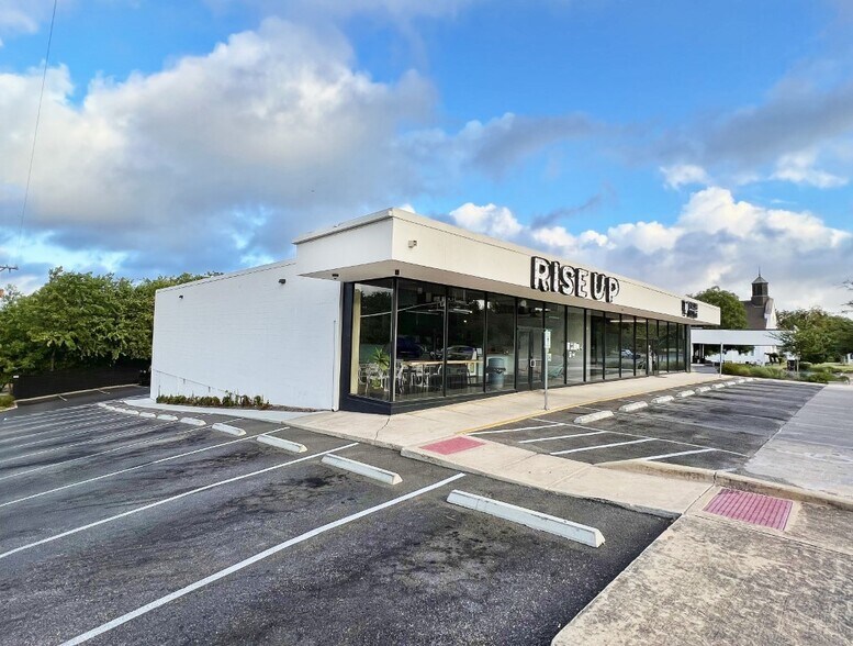 More Photos Of 6401-6403 Broadway St, San Antonio Storefront Retail Office For Lease