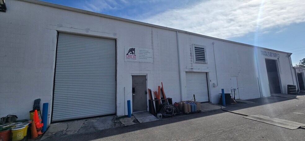 More Photos Of 10221 Beach Blvd, Jacksonville Warehouse For Lease