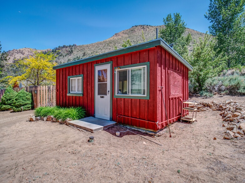 More Photos Of 106705 US Highway 395, Coleville Hotel For Sale