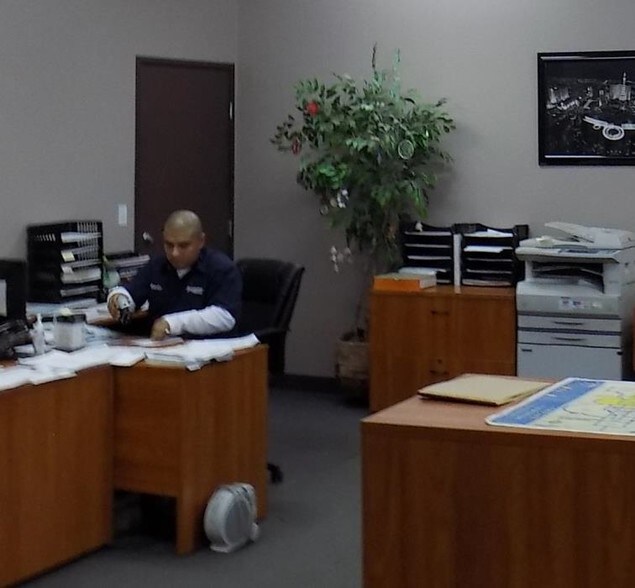 More Photos Of 759 Middlegate Rd, Henderson Warehouse For Lease