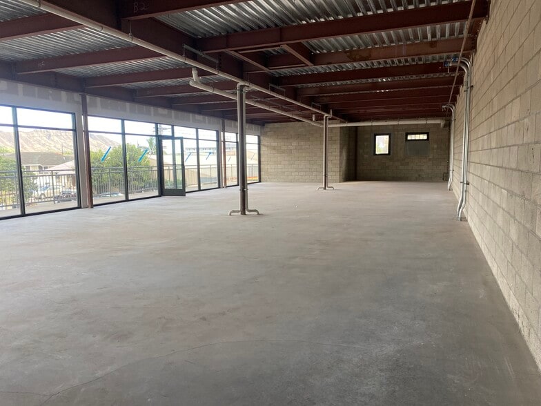 More Photos Of 3110 Charles St, Honolulu Storefront Retail Office For Lease