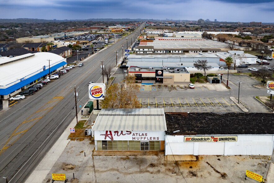 More Photos Of 3350 Fredericksburg Rd, San Antonio Auto Repair For Lease