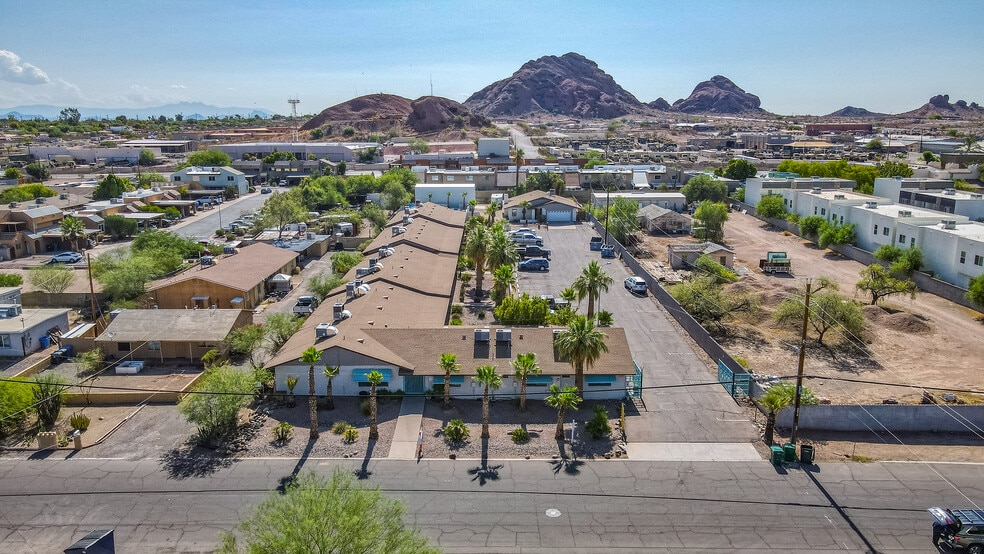 More Photos Of 2011 N 51st St, Phoenix Apartments For Sale