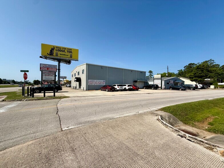 More Photos Of 26019 Interstate 45, Spring Freestanding For Sale