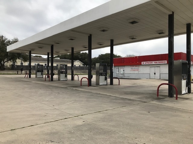 More Photos Of 11917 Toepperwein Rd, Live Oak Service Station For Lease