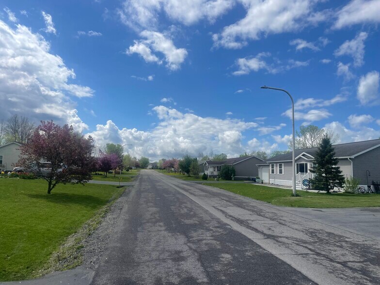 More Photos Of New York 96, Waterloo Town Manufactured Housing Mobile Home Park For Sale