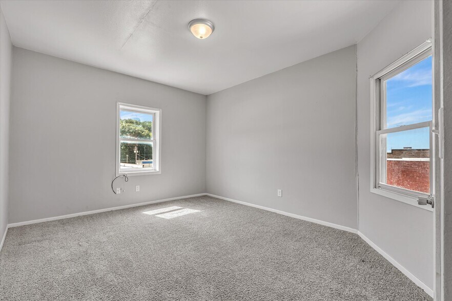 More Photos Of 1022 15th Ave, East Moline Multifamily For Sale