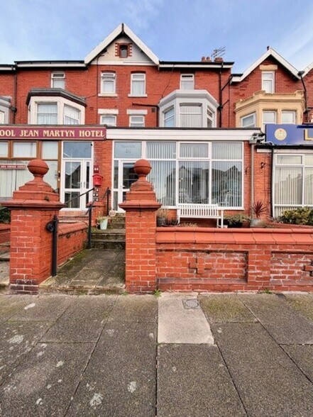 Primary Photo Of 46 King Edward Av, Blackpool Hotel For Sale