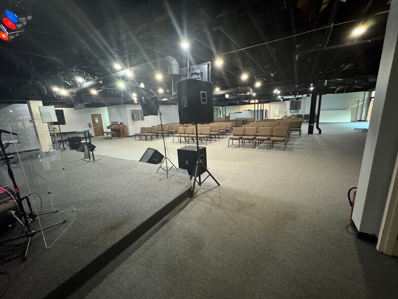 More Photos Of 5000 McGinnis Ferry Rd, Alpharetta General Retail For Sale