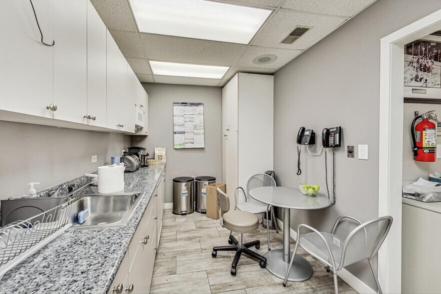 More Photos Of 2623 N Halsted St, Chicago Medical For Lease