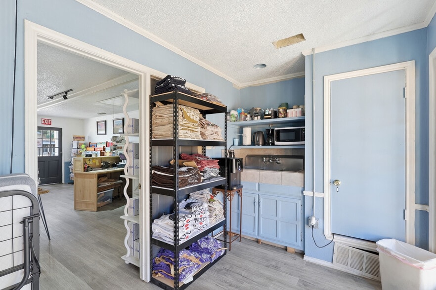 More Photos Of 201 N State St, Fort Davis Hotel For Sale